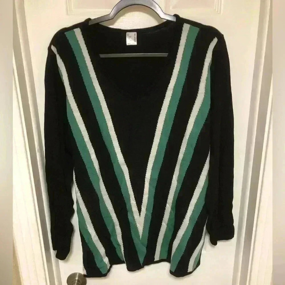 Women’s sweater size 16💚🎄🍀 - Picture 2 of 16